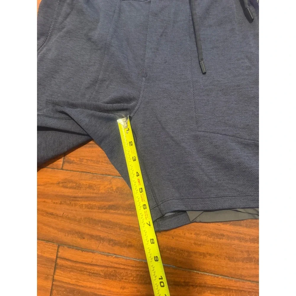 Lululemon Mens License to Train Short 7 Liner Navy Blue Textured Gym Workout M